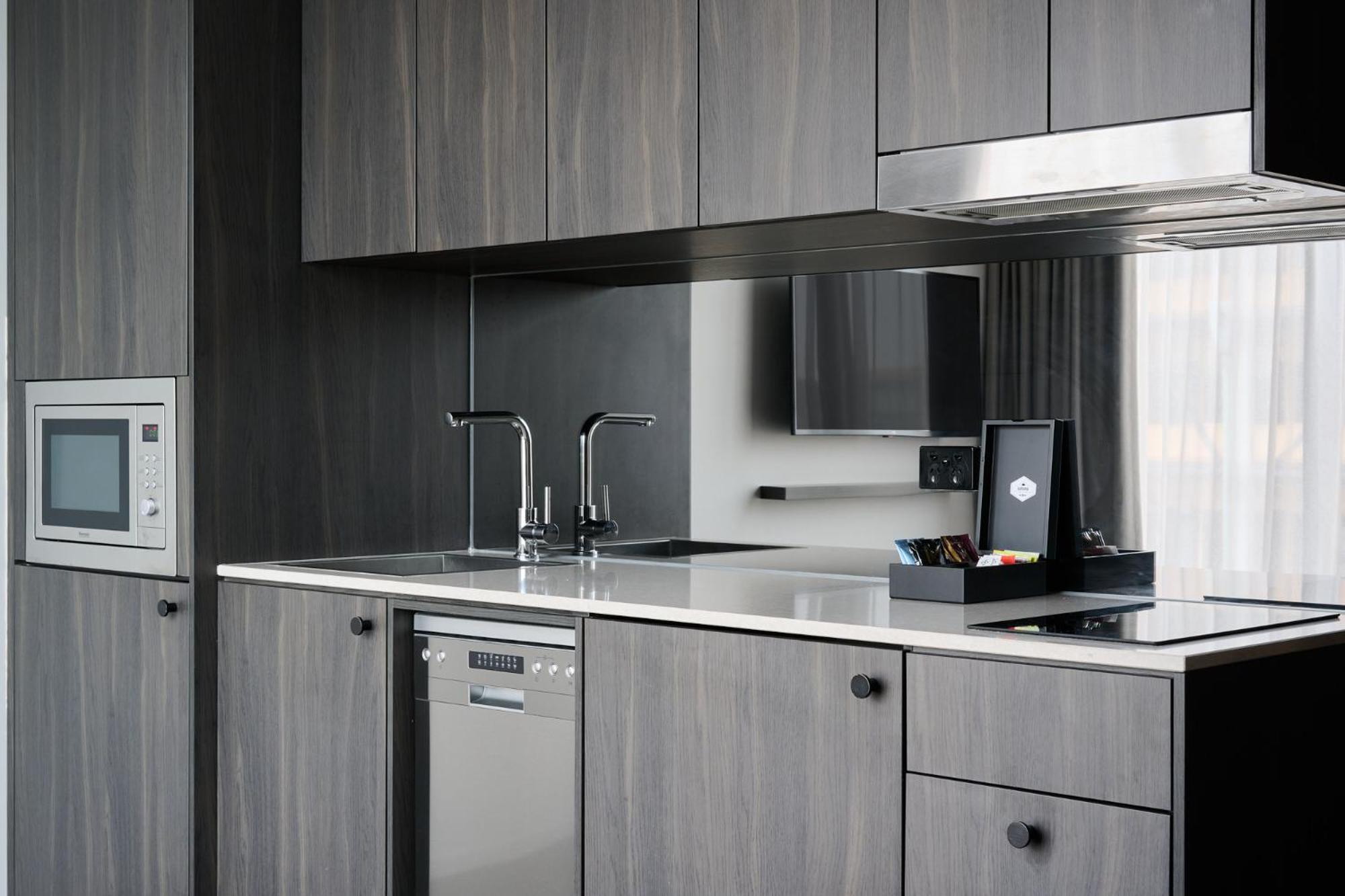 Abode Belconnen Hotell Canberra Exteriör bild